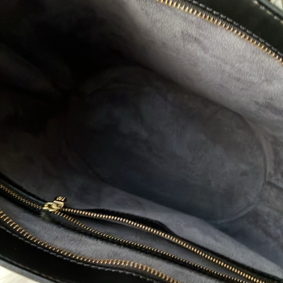 LOUIS VUITTON black Epi Saint Jacques in excellent condition. Authenticated - Picture 7 of 17